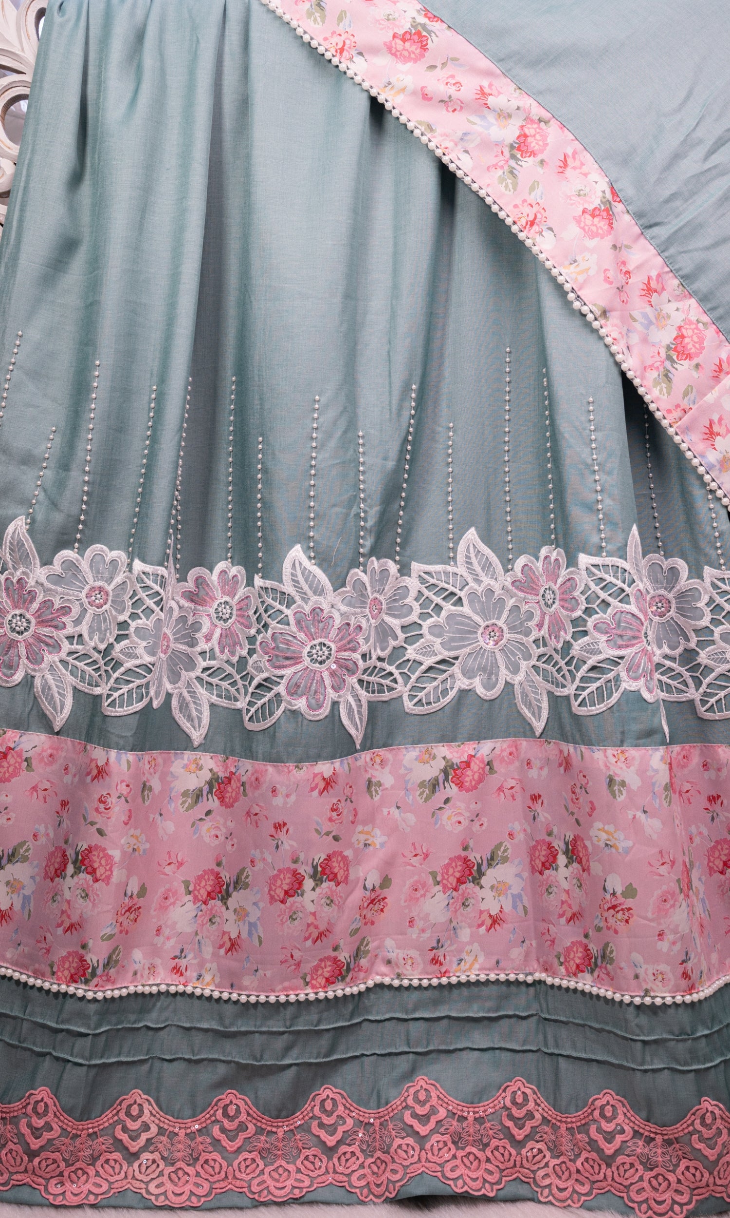 Dusty Teal Floral Elegance Premium Rida