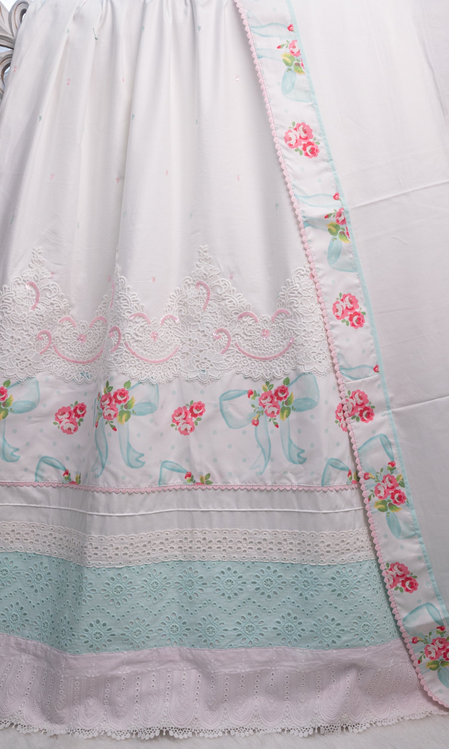 Aqua Bloom Elegance Rida