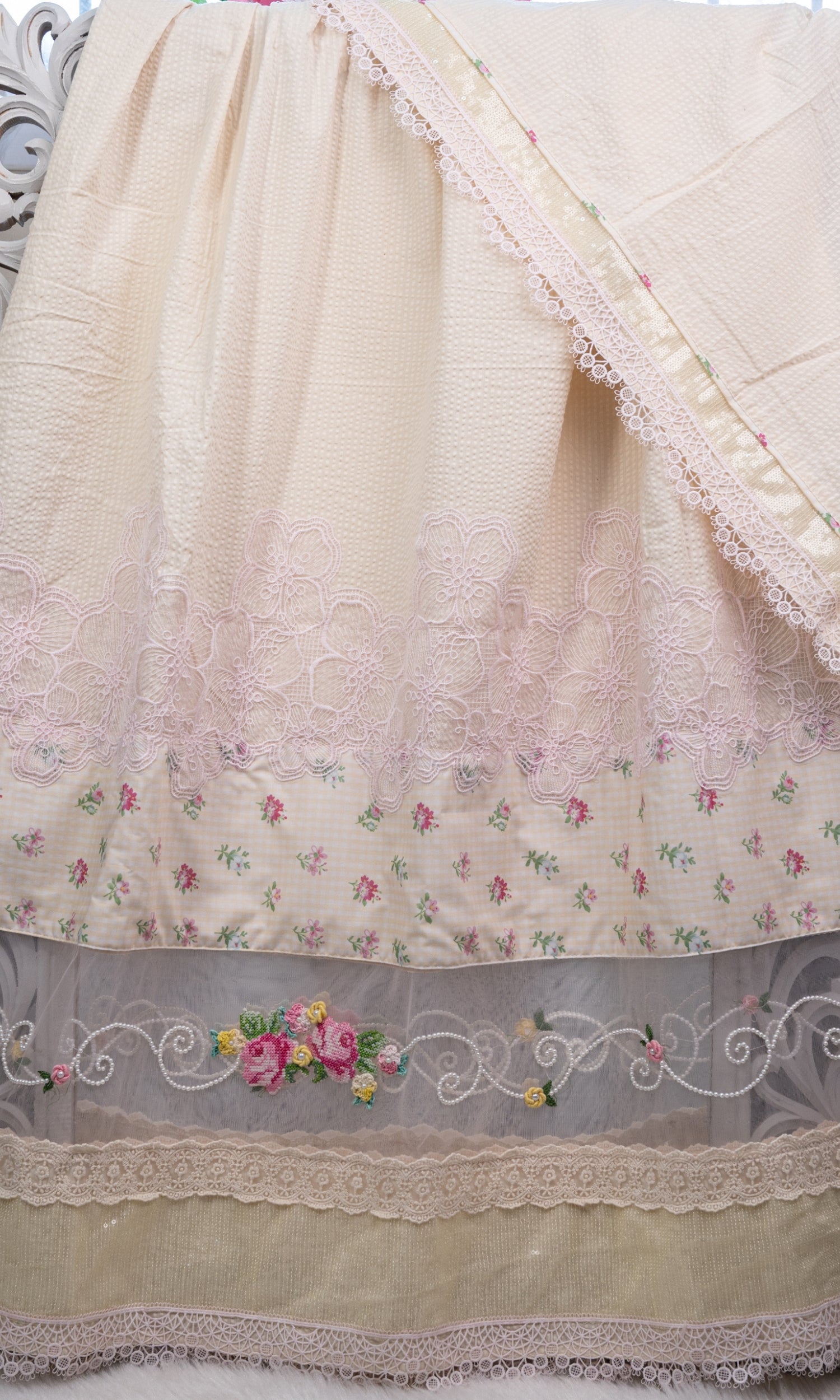 Ivory Floral Blossom Premium Rida