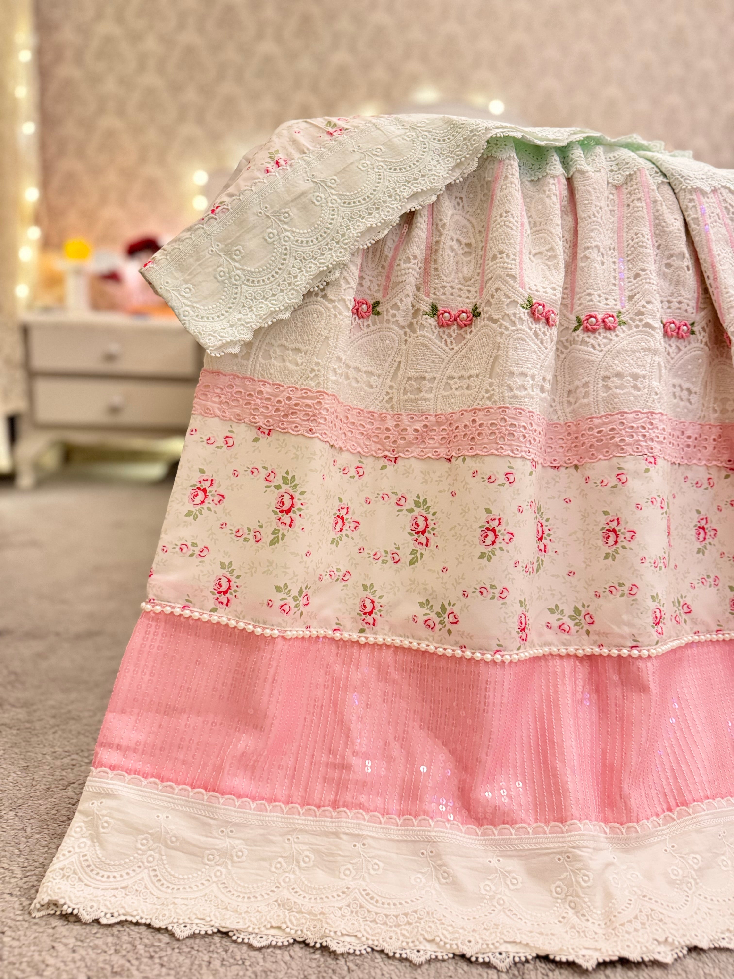 Rose lace Epoque