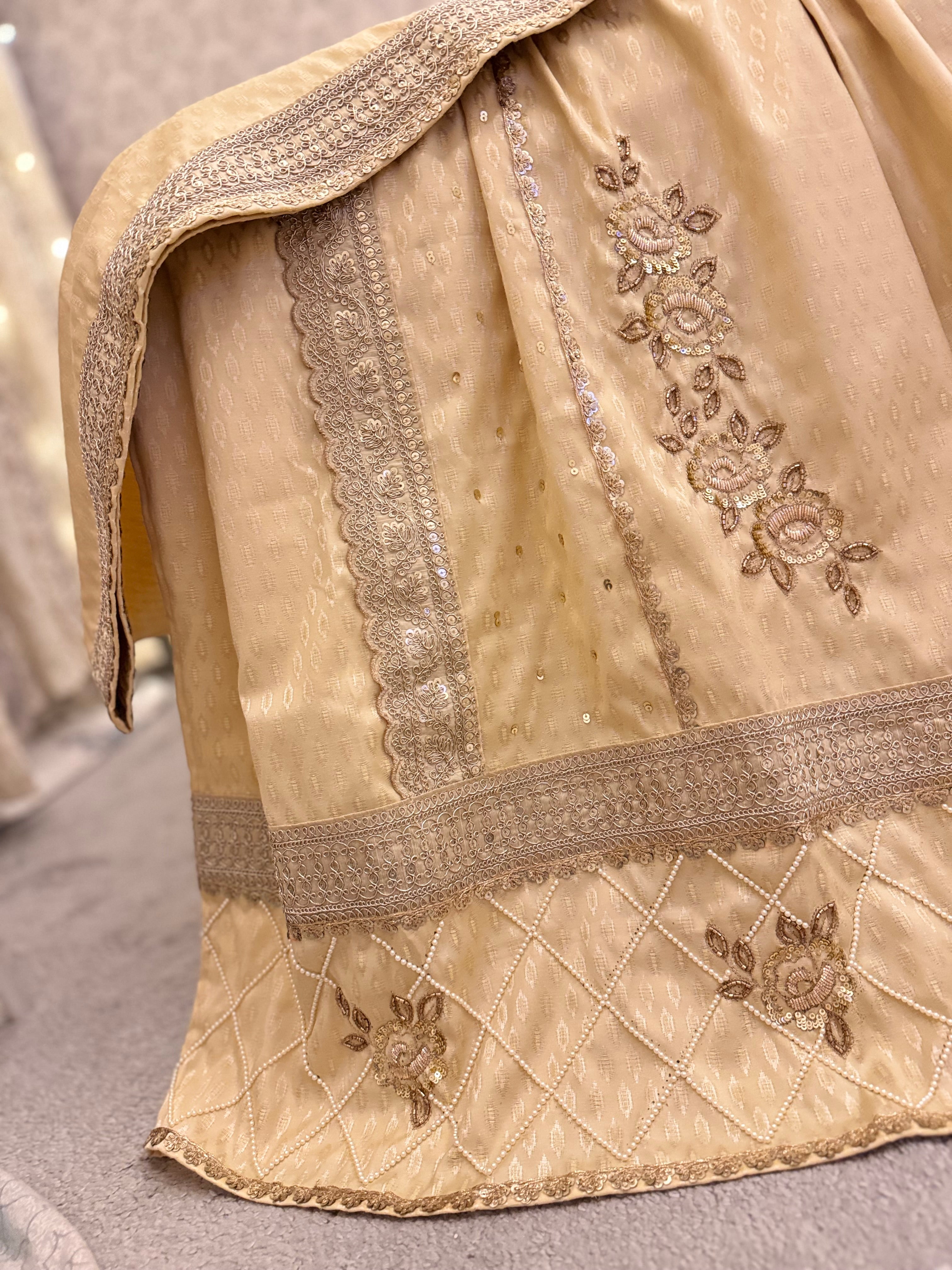 Noor-e-Zarr
