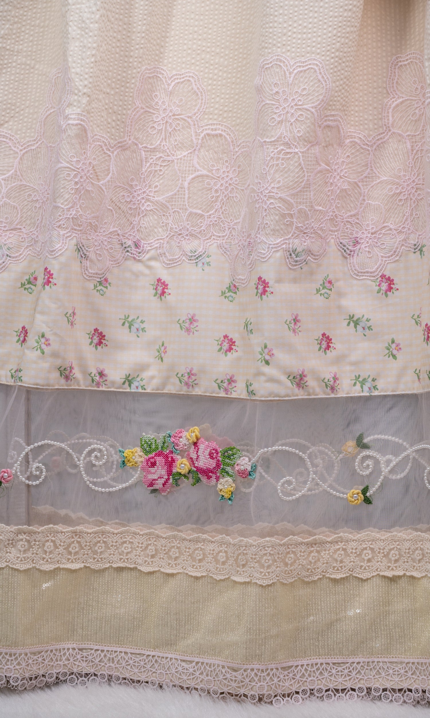 Ivory Floral Blossom Premium Rida