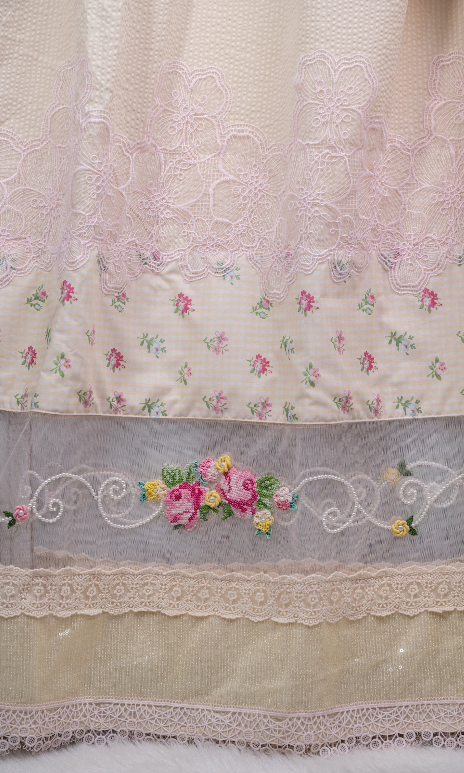 Ivory Floral Blossom Premium Rida
