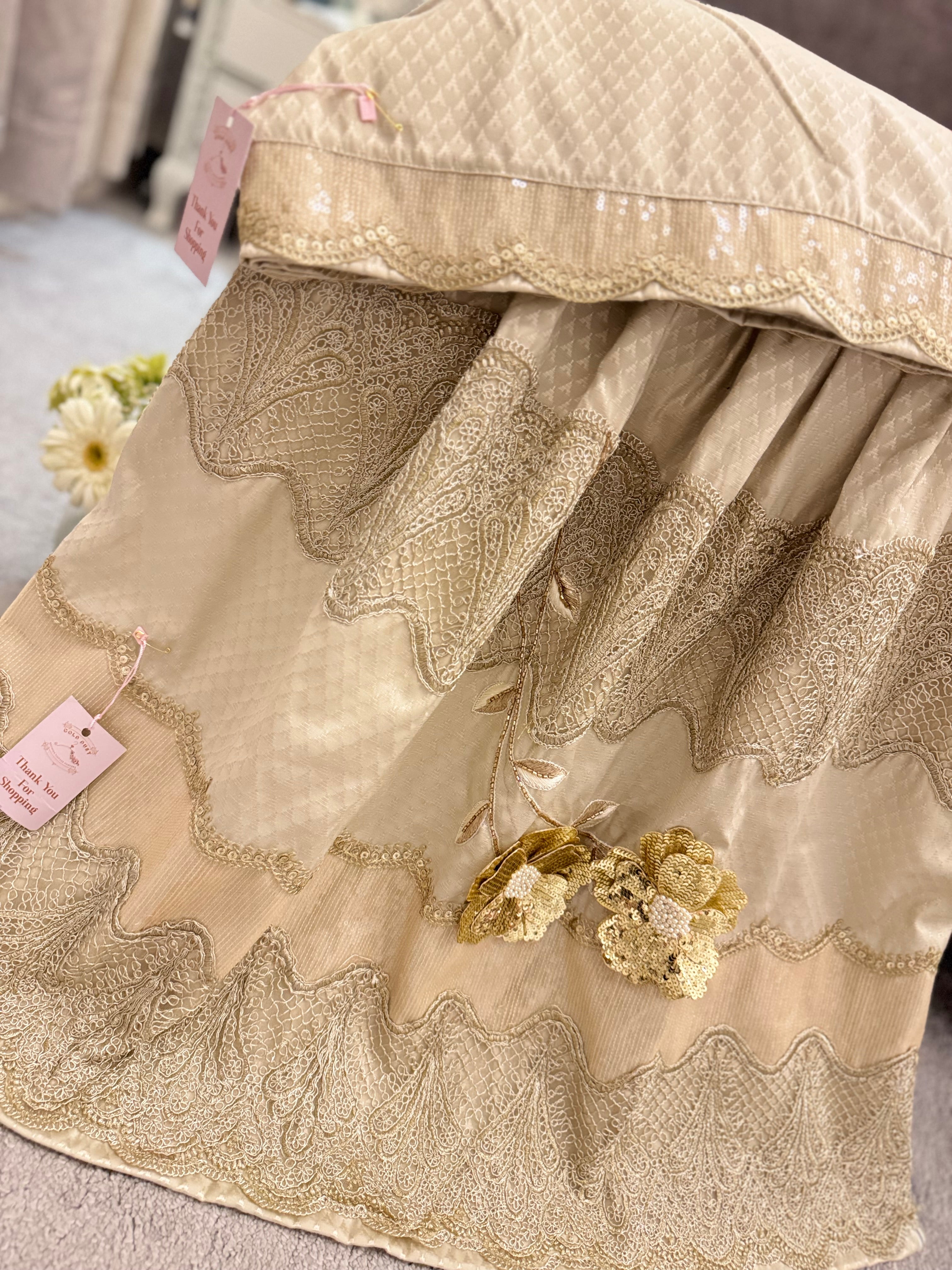 Aayat Classic Gold Tiered Rida