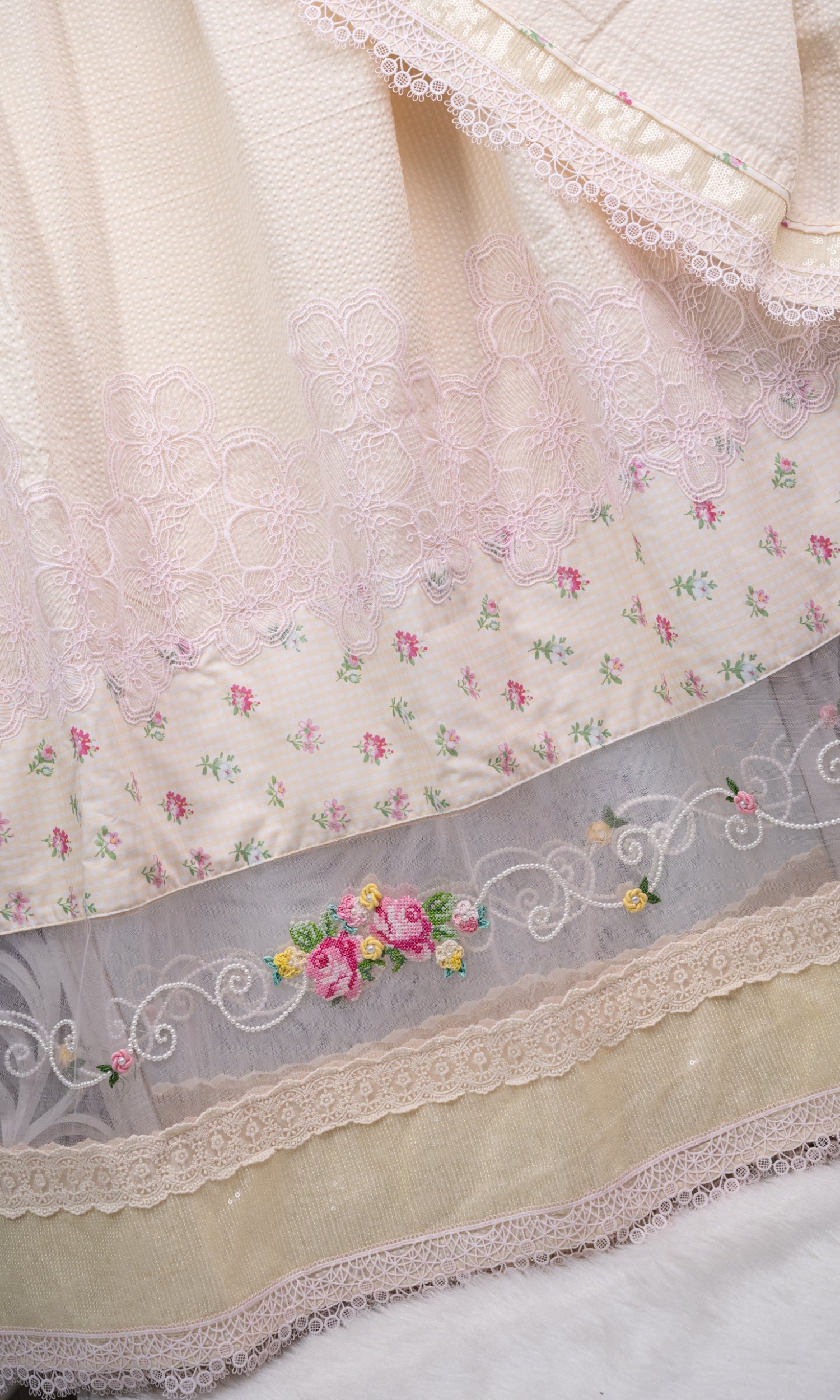 Ivory Floral Blossom Premium Rida