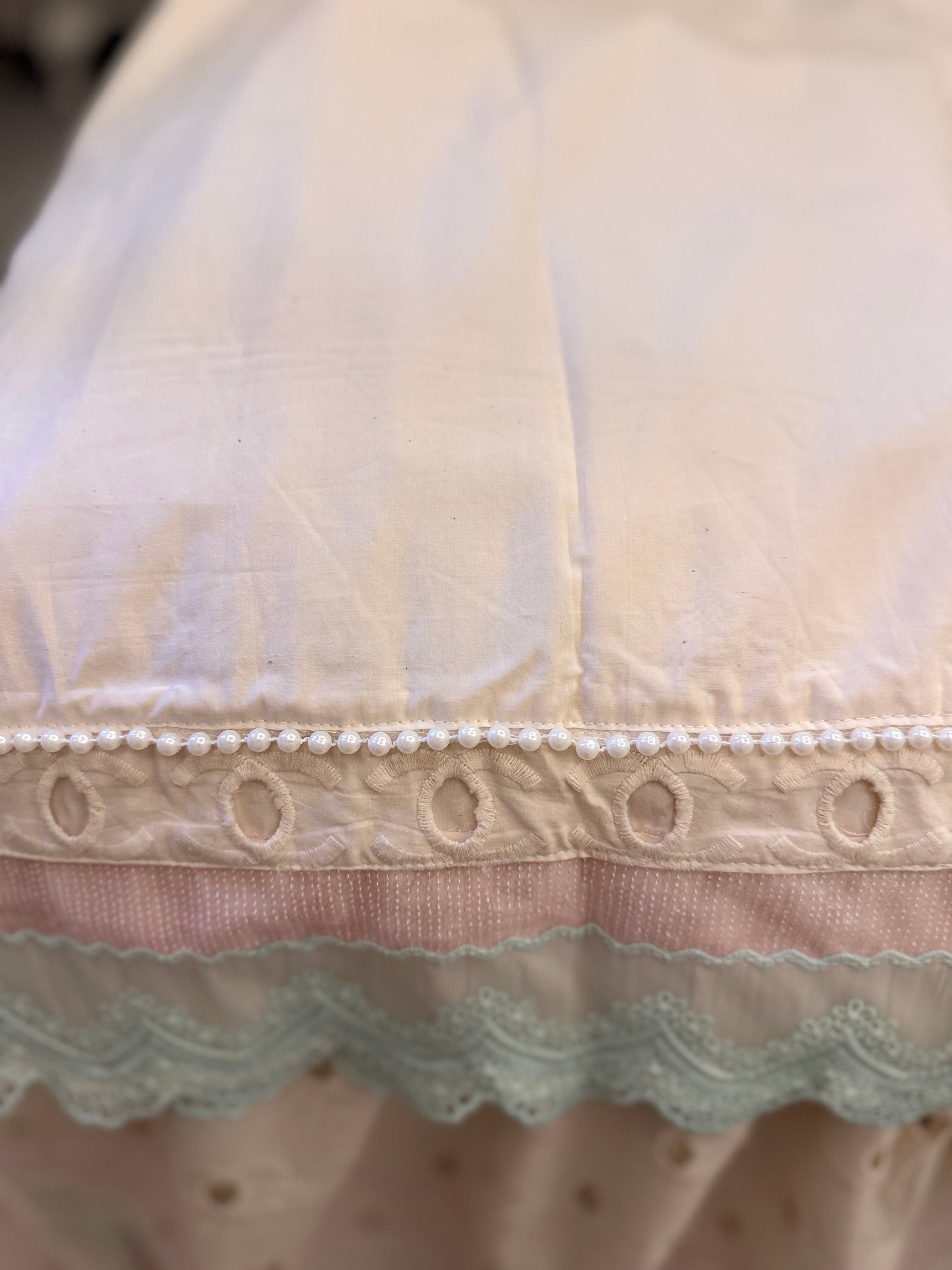 Chanel cutwork Rida