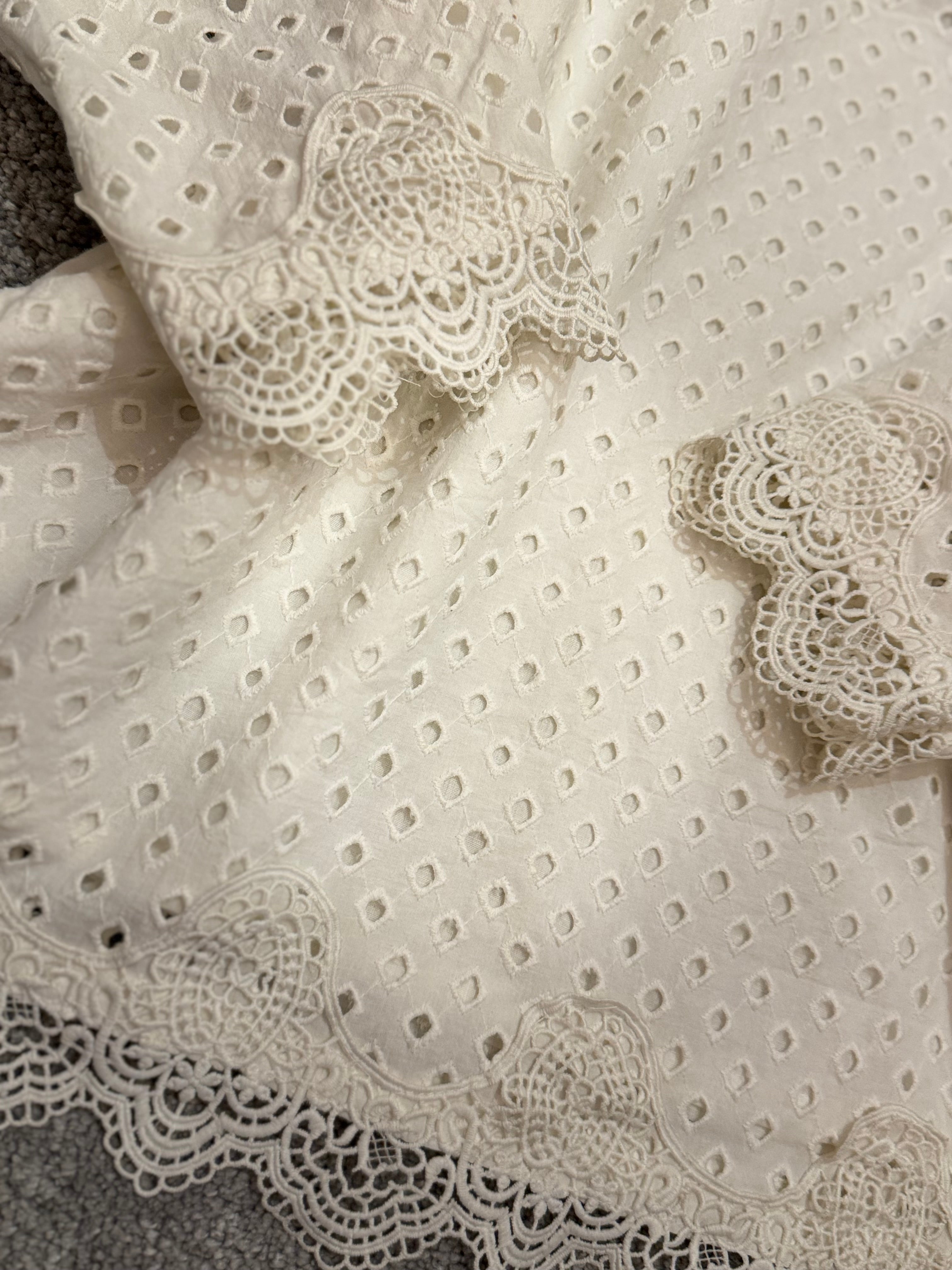 Size 40 eyelet lace top