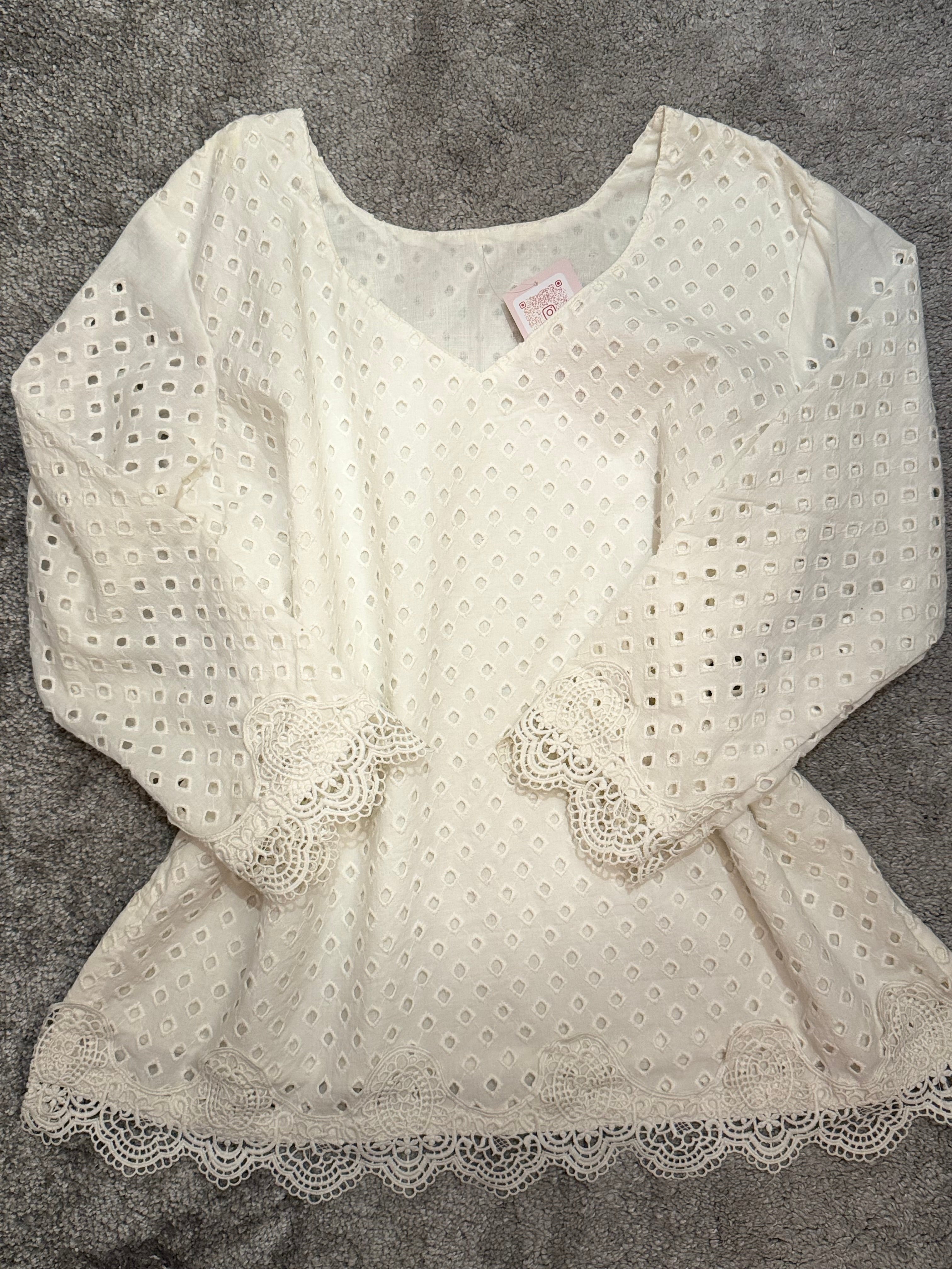Size 40 eyelet lace top