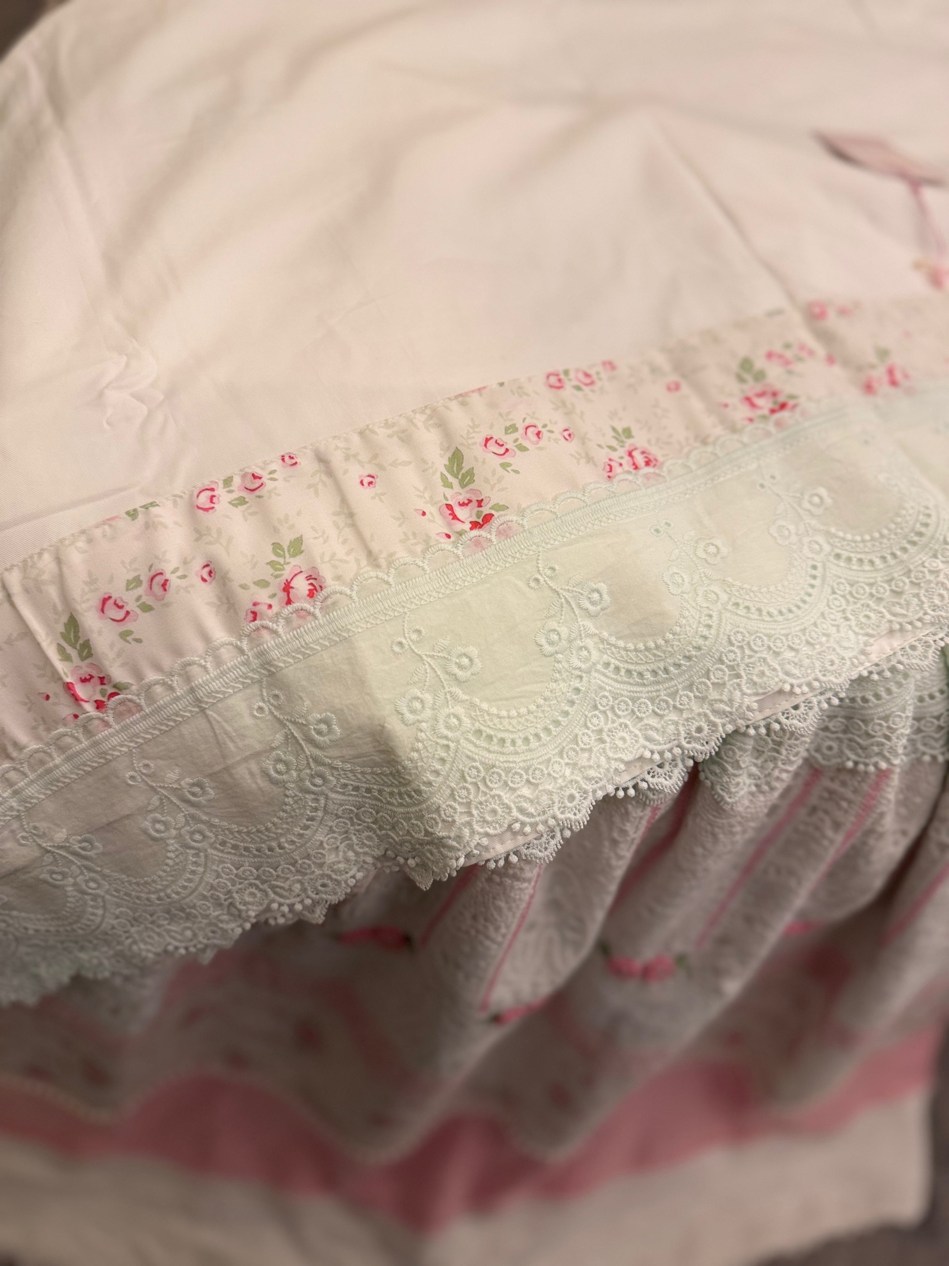 Rose lace Epoque