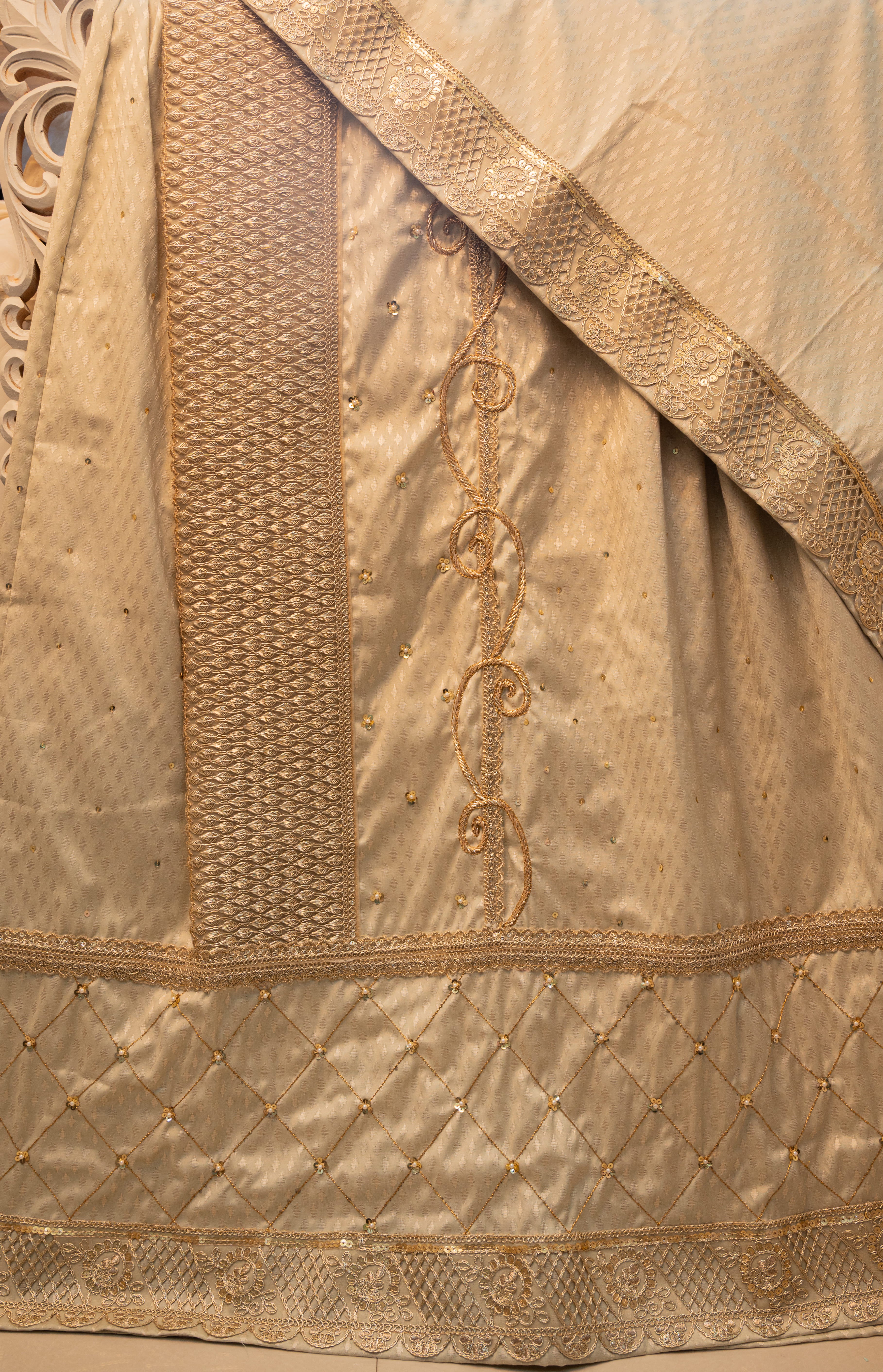 The Imperial Quilted Gold Rida