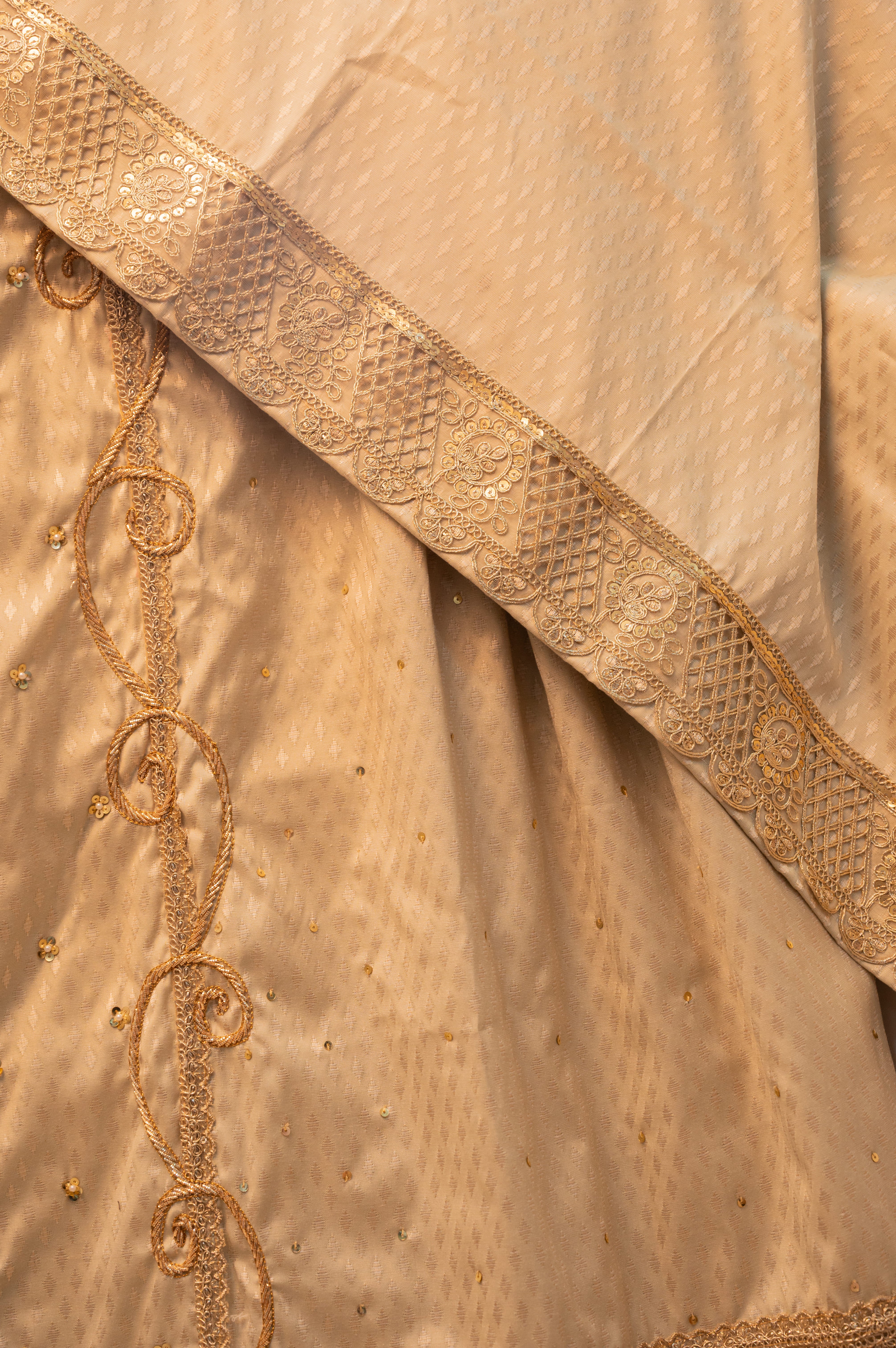 The Imperial Quilted Gold Rida