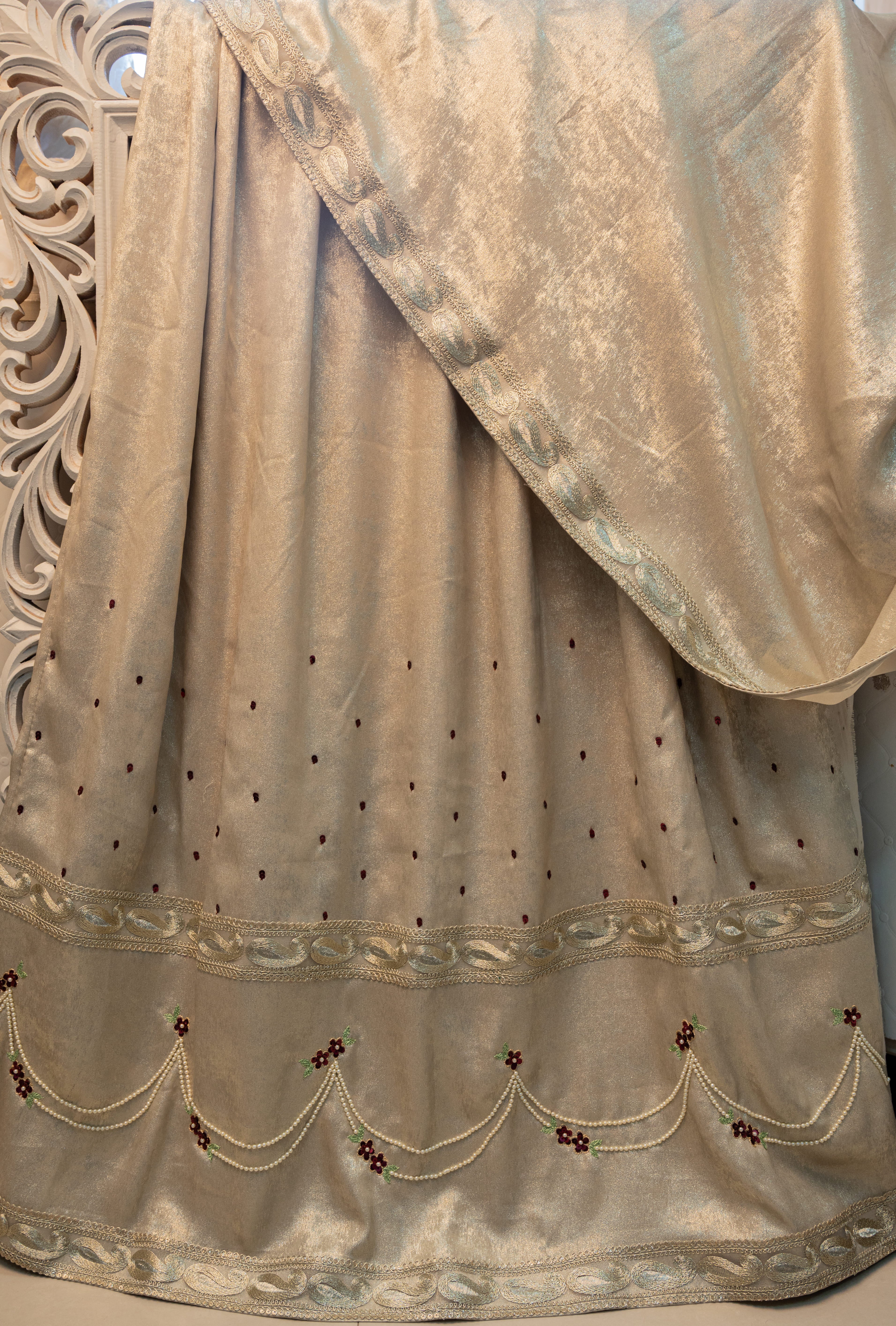 The Royal Paisley & Pearl Rida