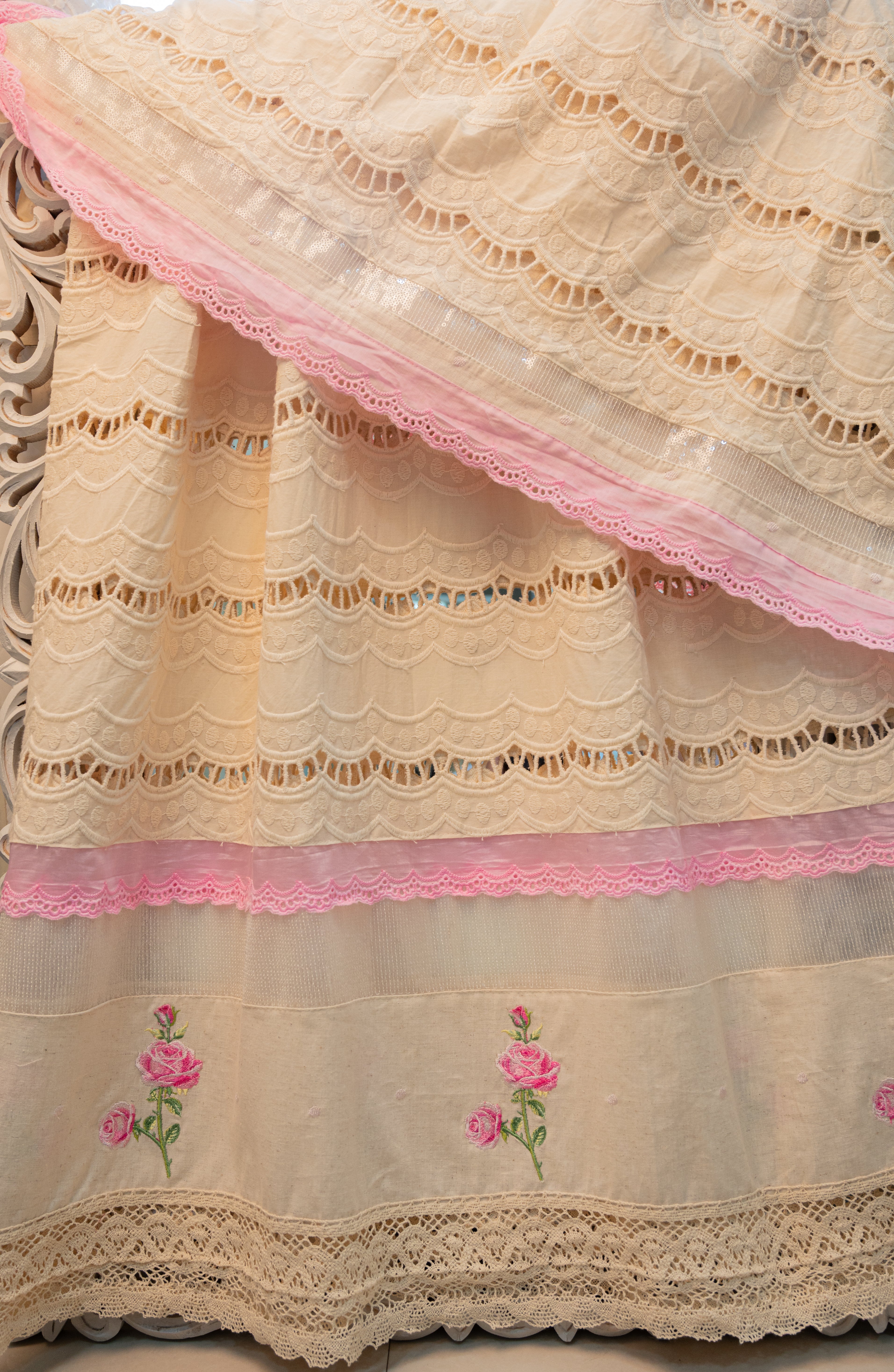 The Vintage Cottagecore Rose Rida