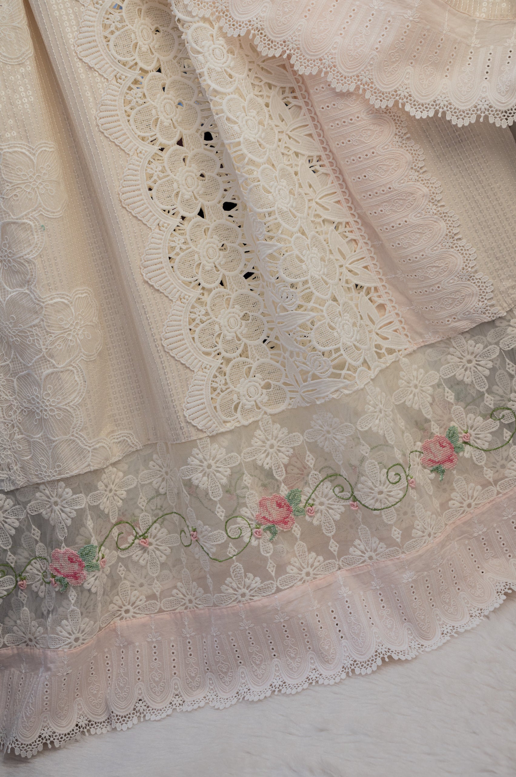 The Vintage Rose Lace Complete Set