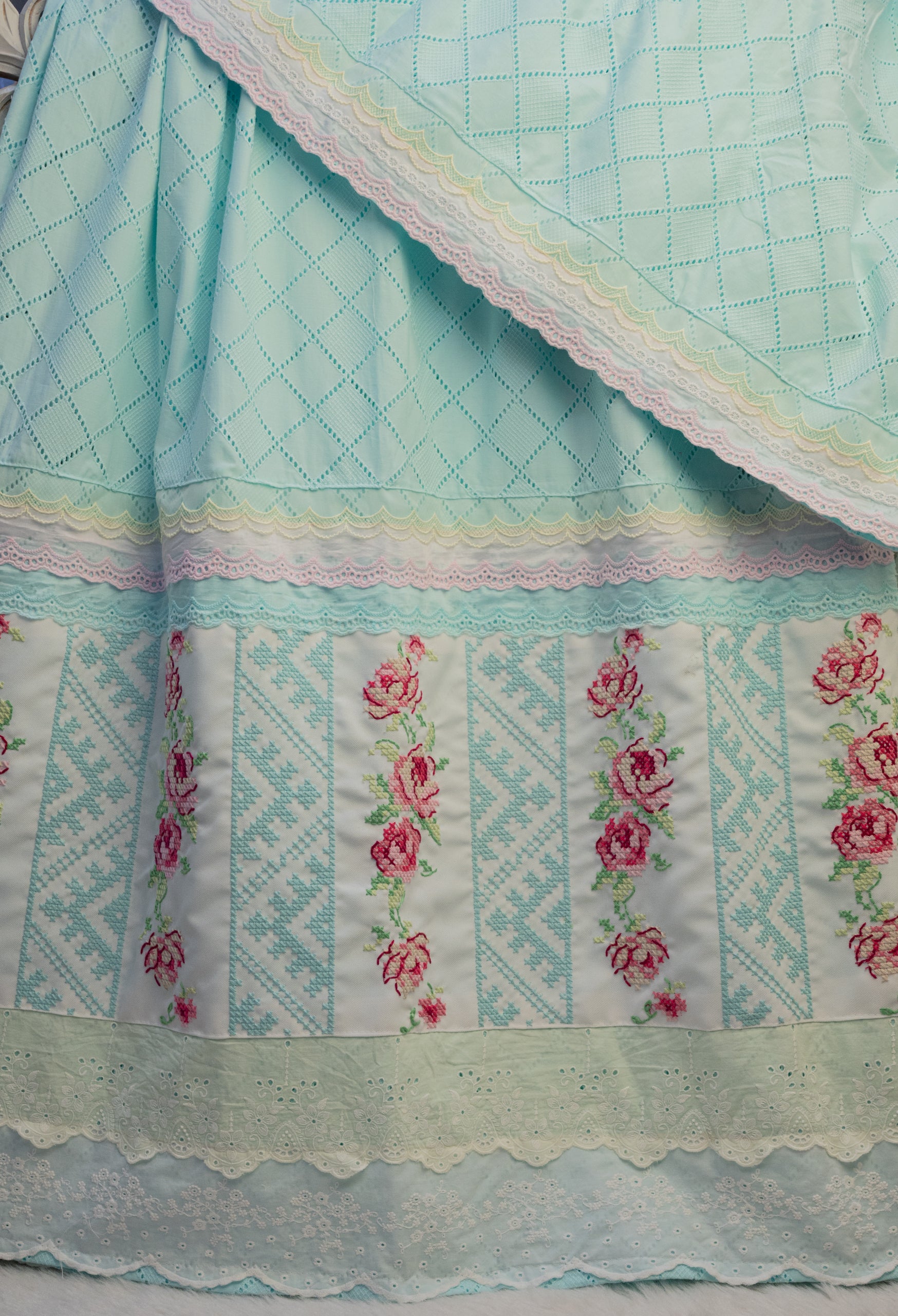 The Spring Breeze & Vintage Rose Rida