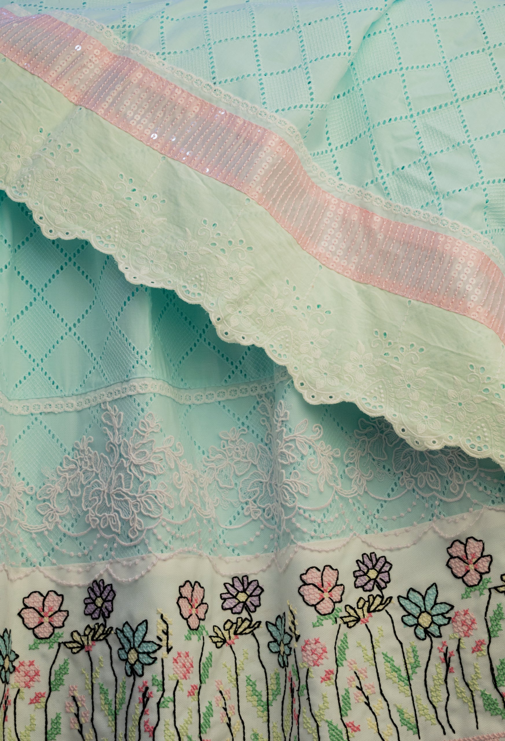 The Vintage Cross-Stitch Tapestry Rida