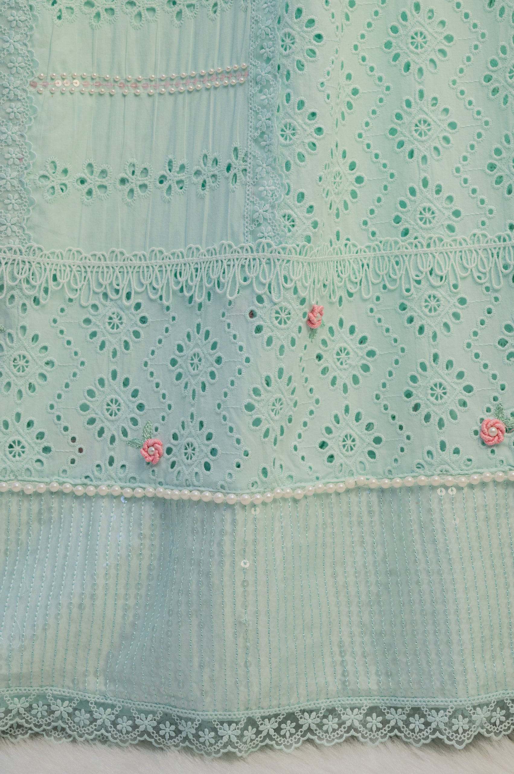 The Mint Pearl & Rosebud Rida