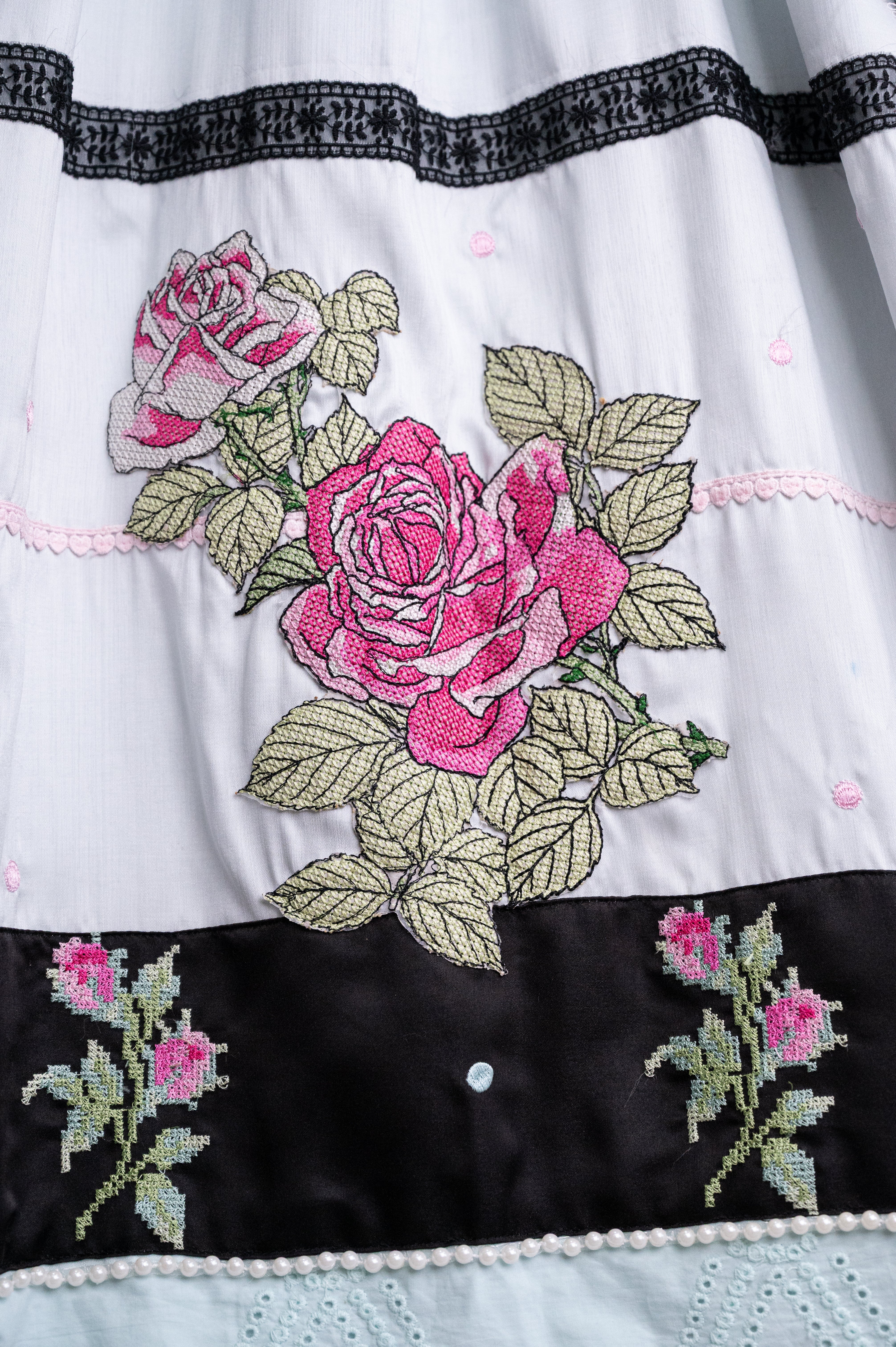 Vintage Noir & Blossom Rida