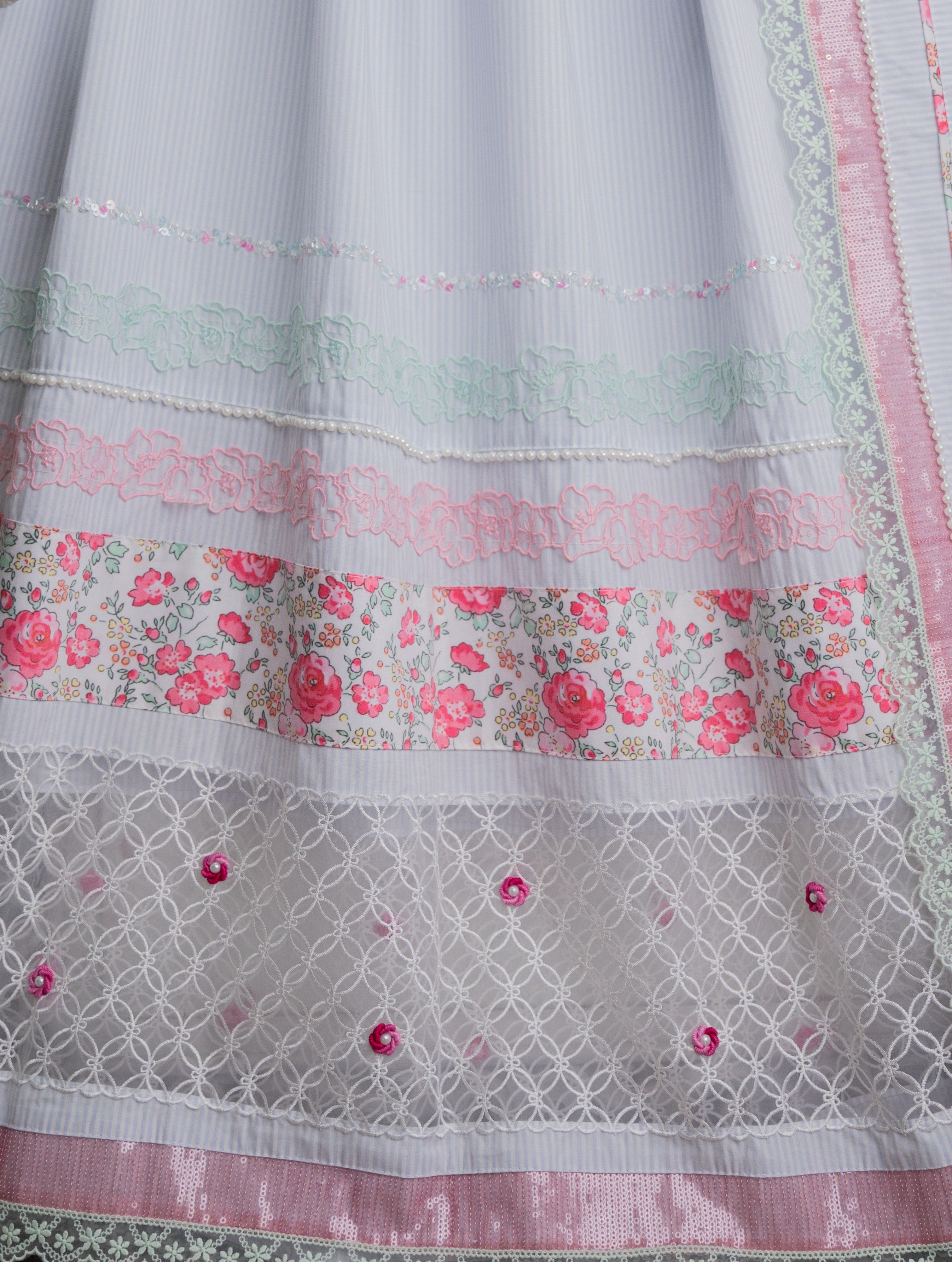The Pastel Ribbon & Rose Rida