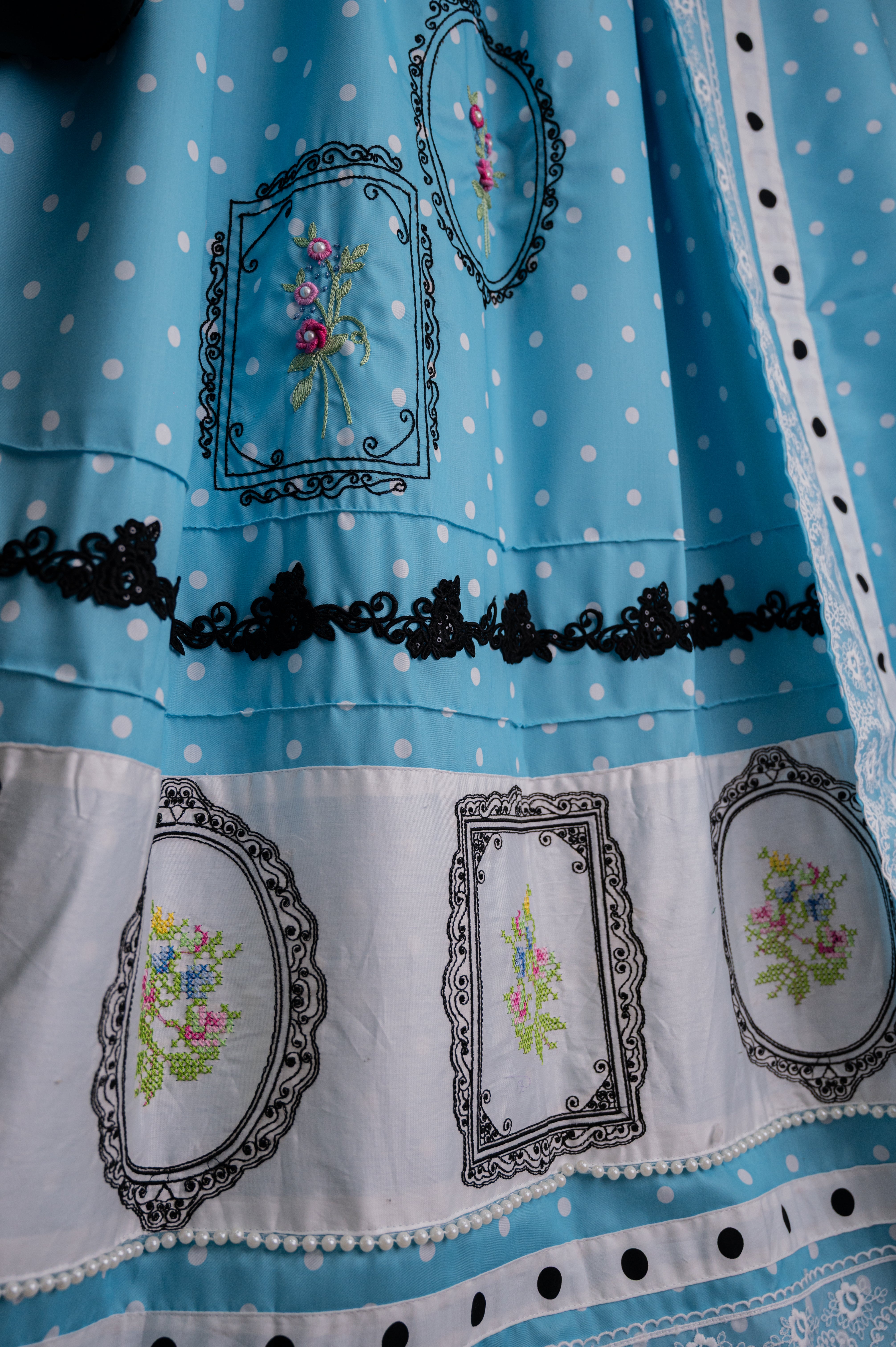 The Retro Framed Rose Rida
