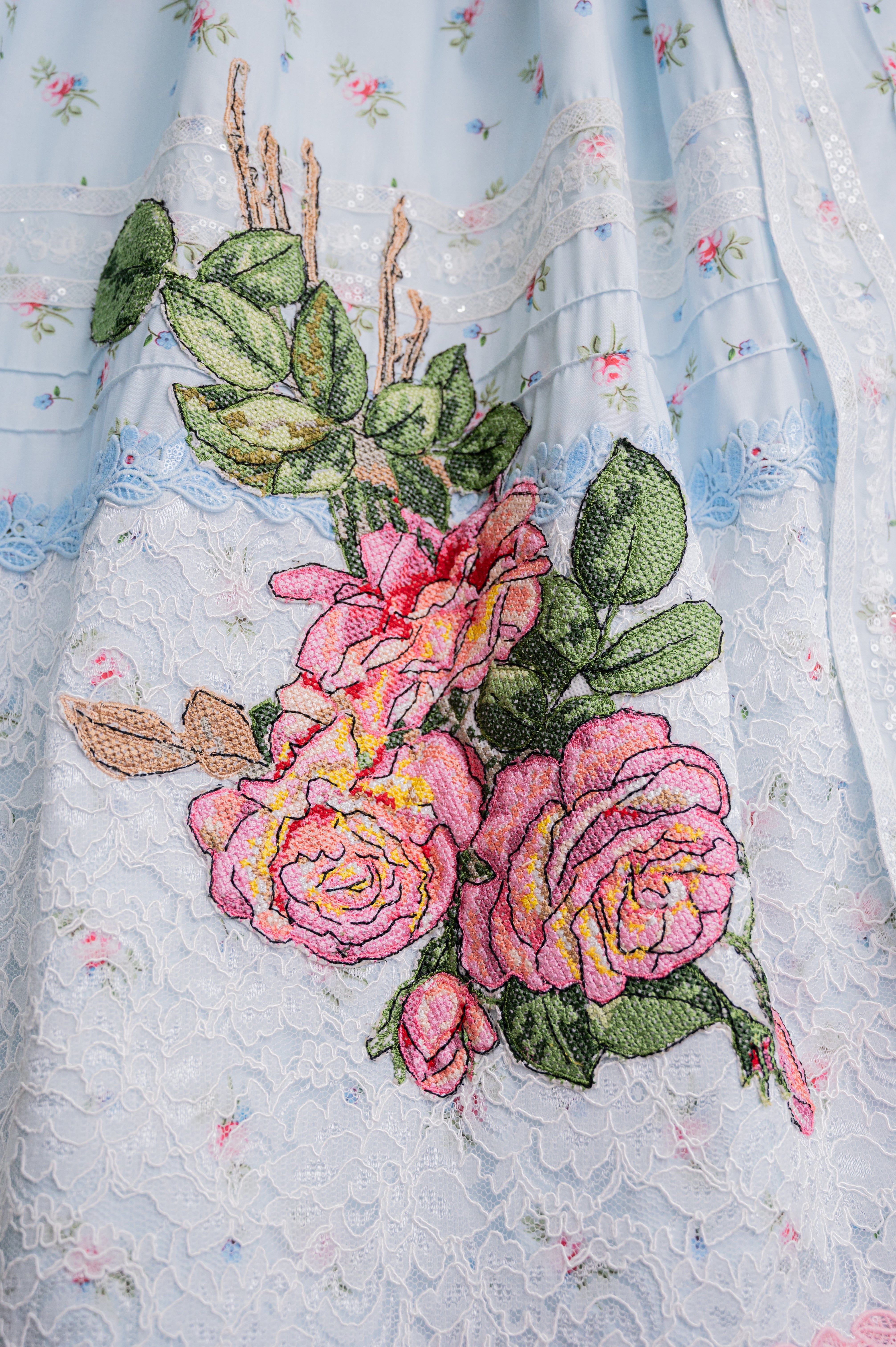 The Pastel Meadow Cross-Stitch Rida