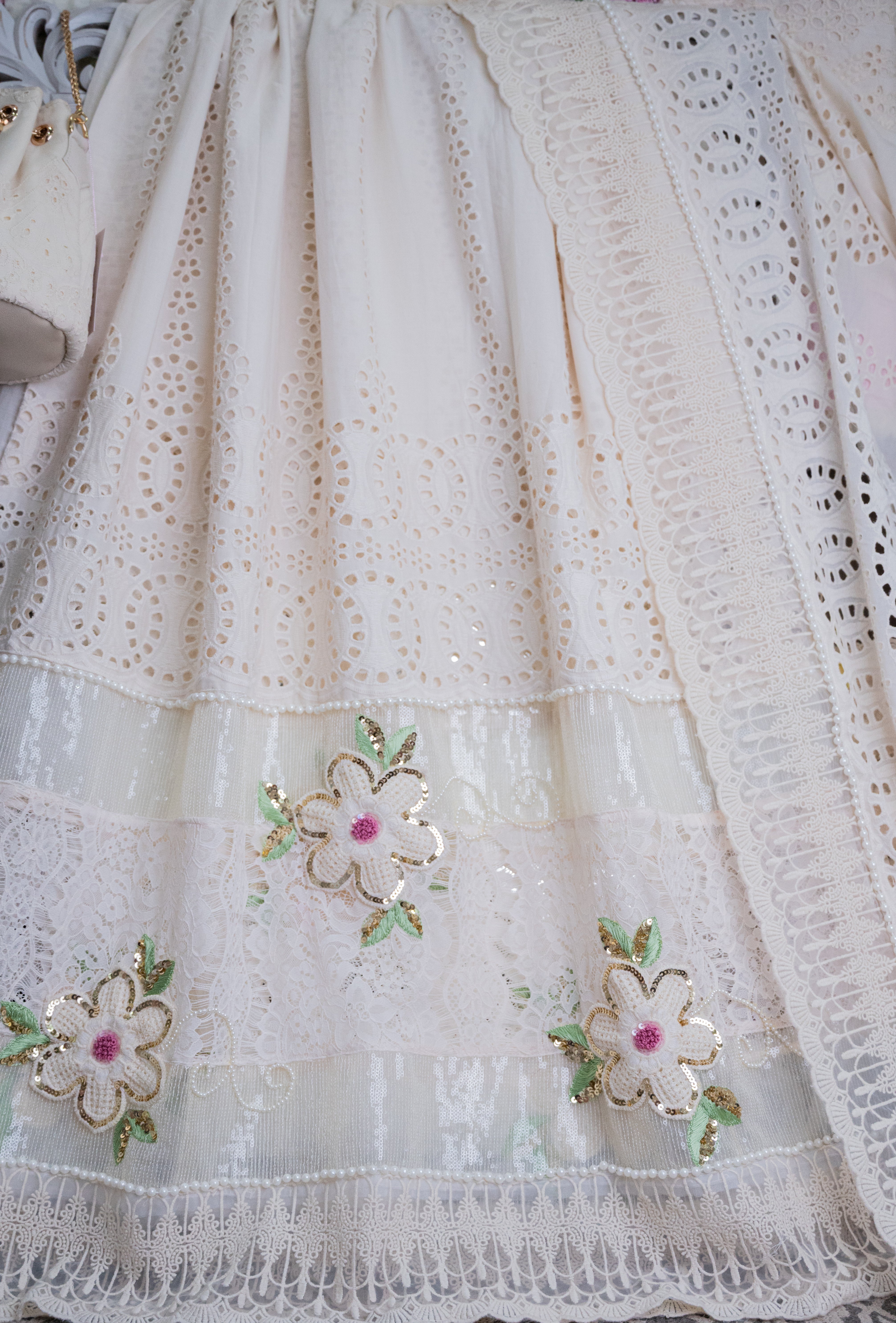 The Opalescent Pearl & Lace Rida