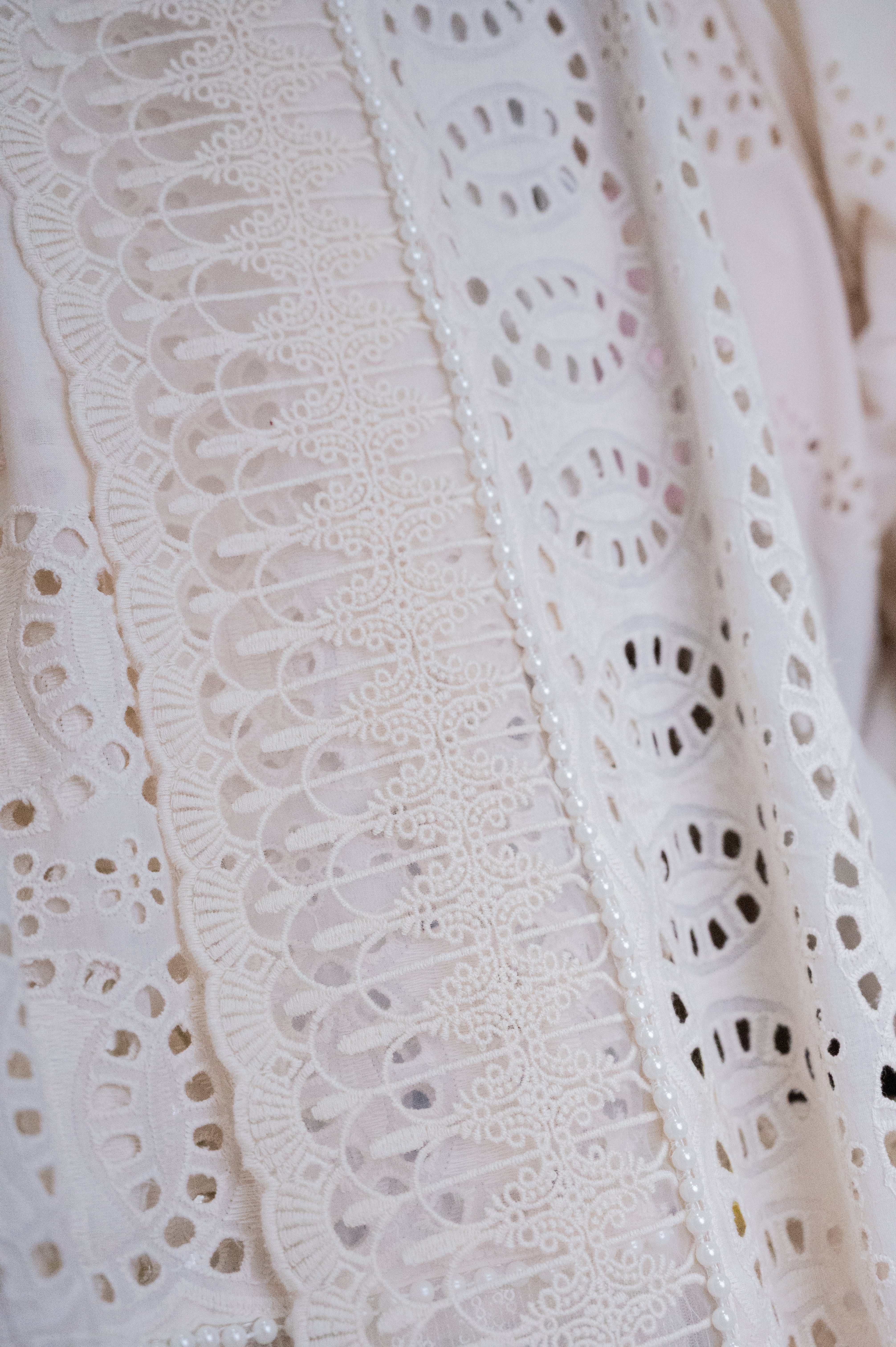 The Opalescent Pearl & Lace Rida