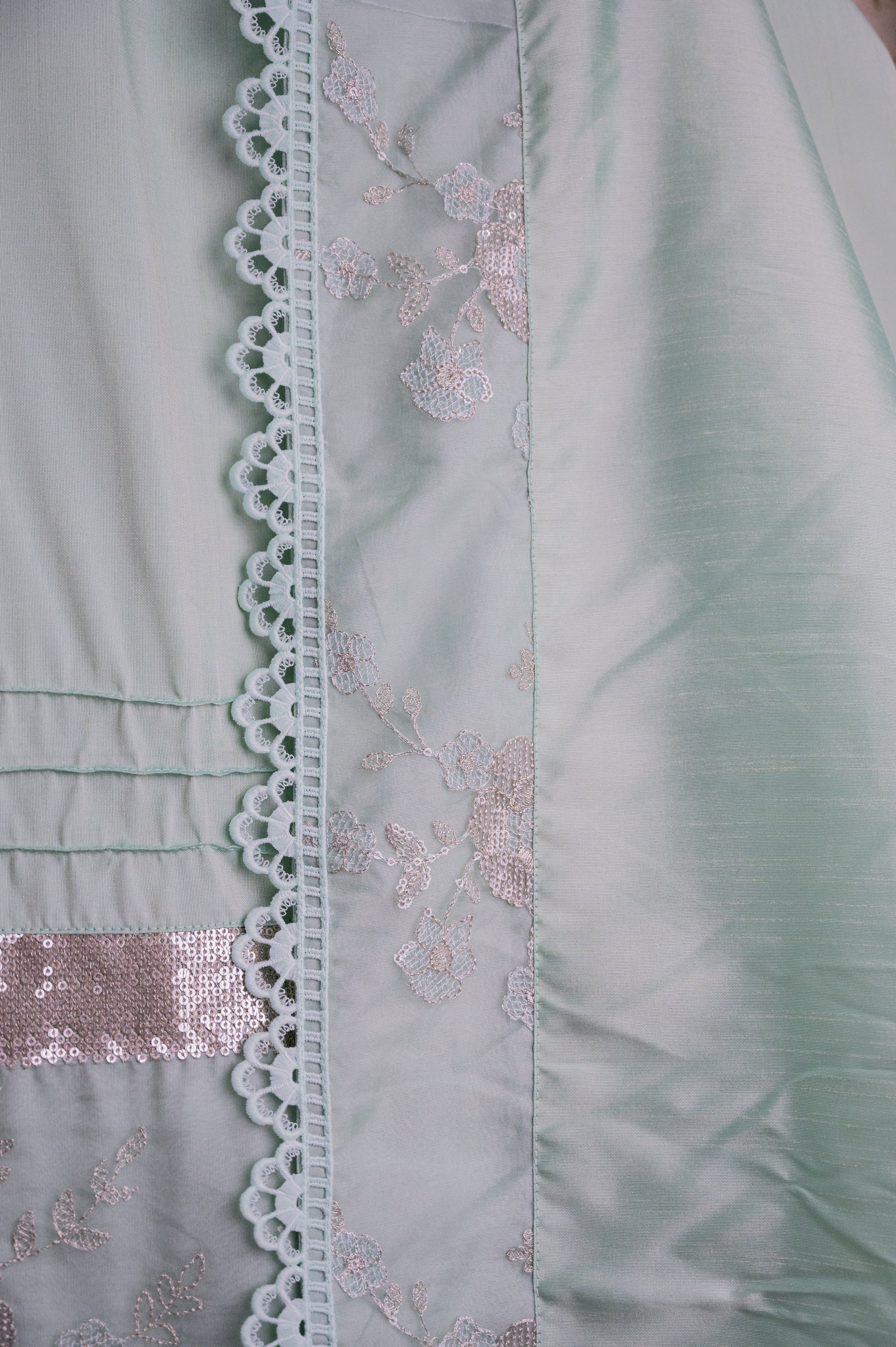 The Ethereal Mint & Silver Rida