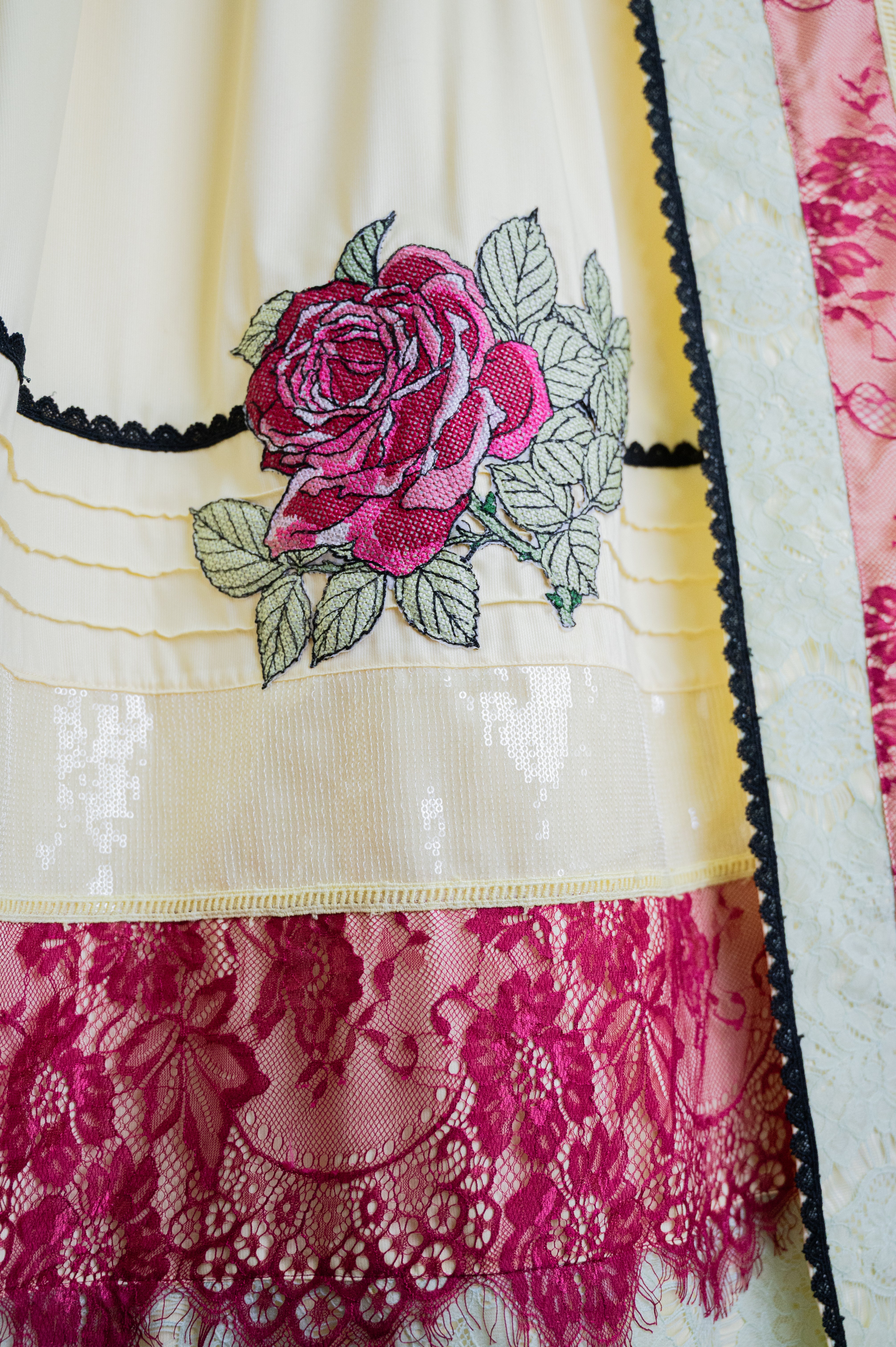 The Midnight Trim Floral Rida