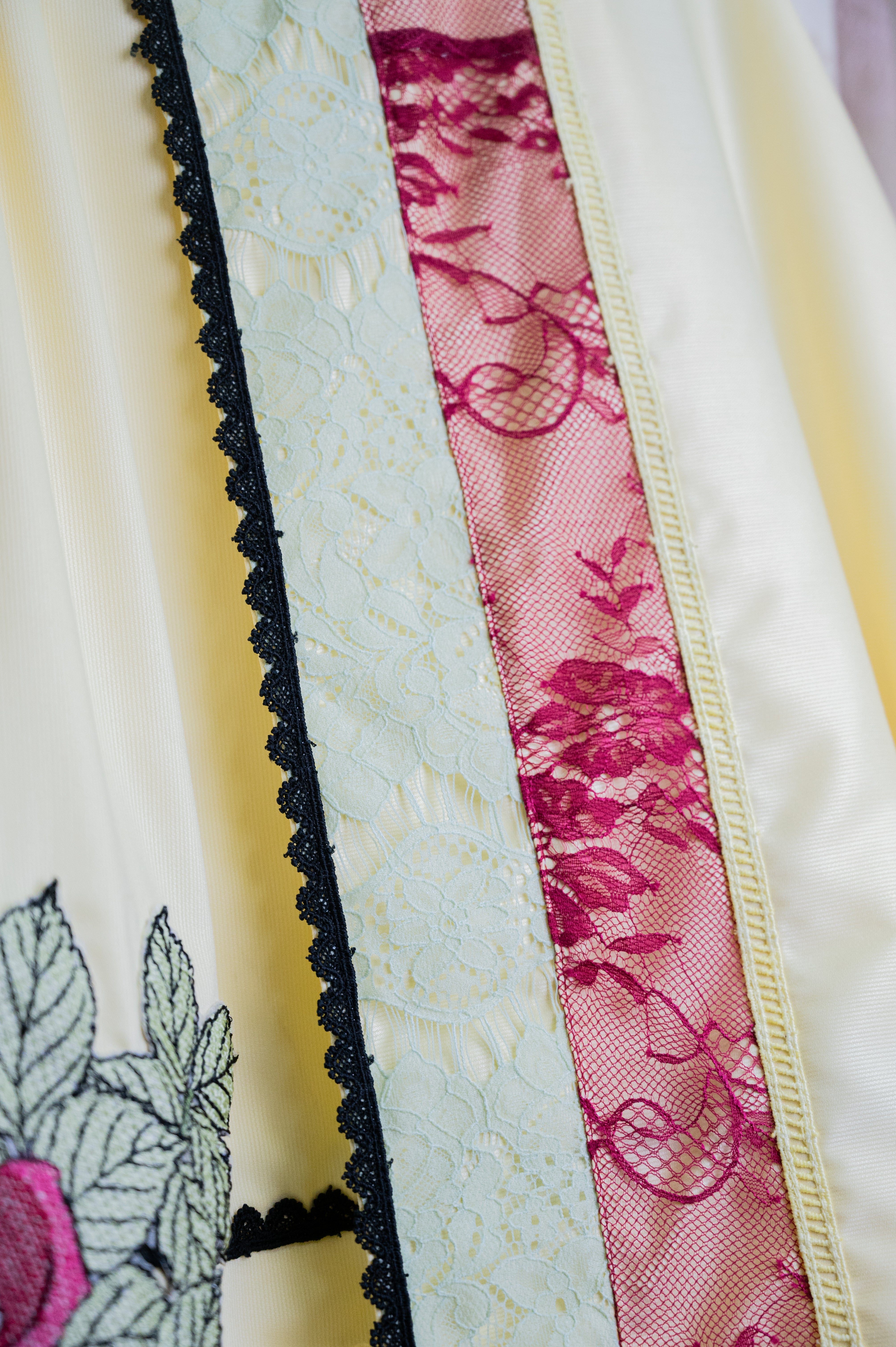 The Midnight Trim Floral Rida