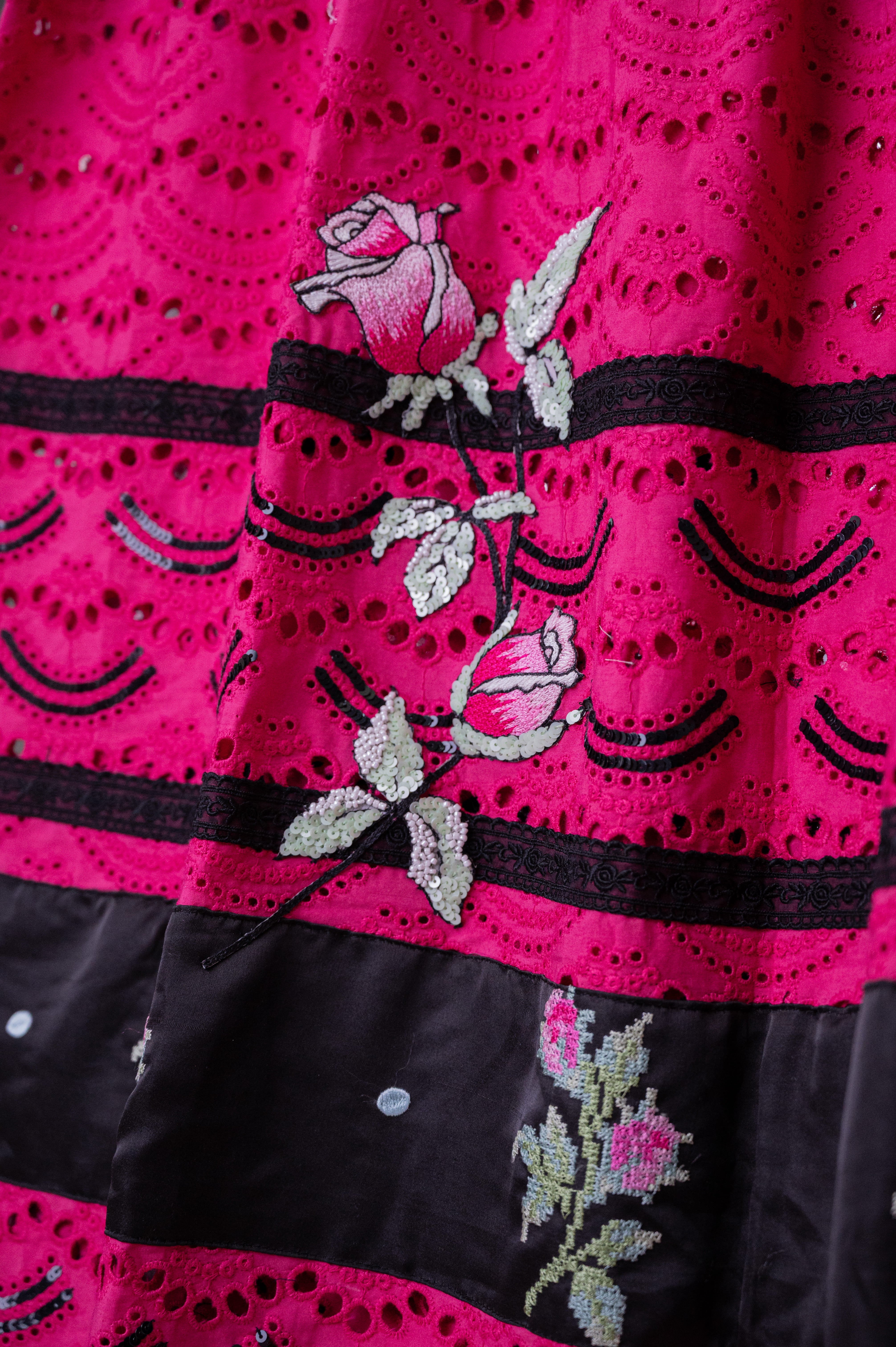 The Midnight Magenta Tapestry Rida