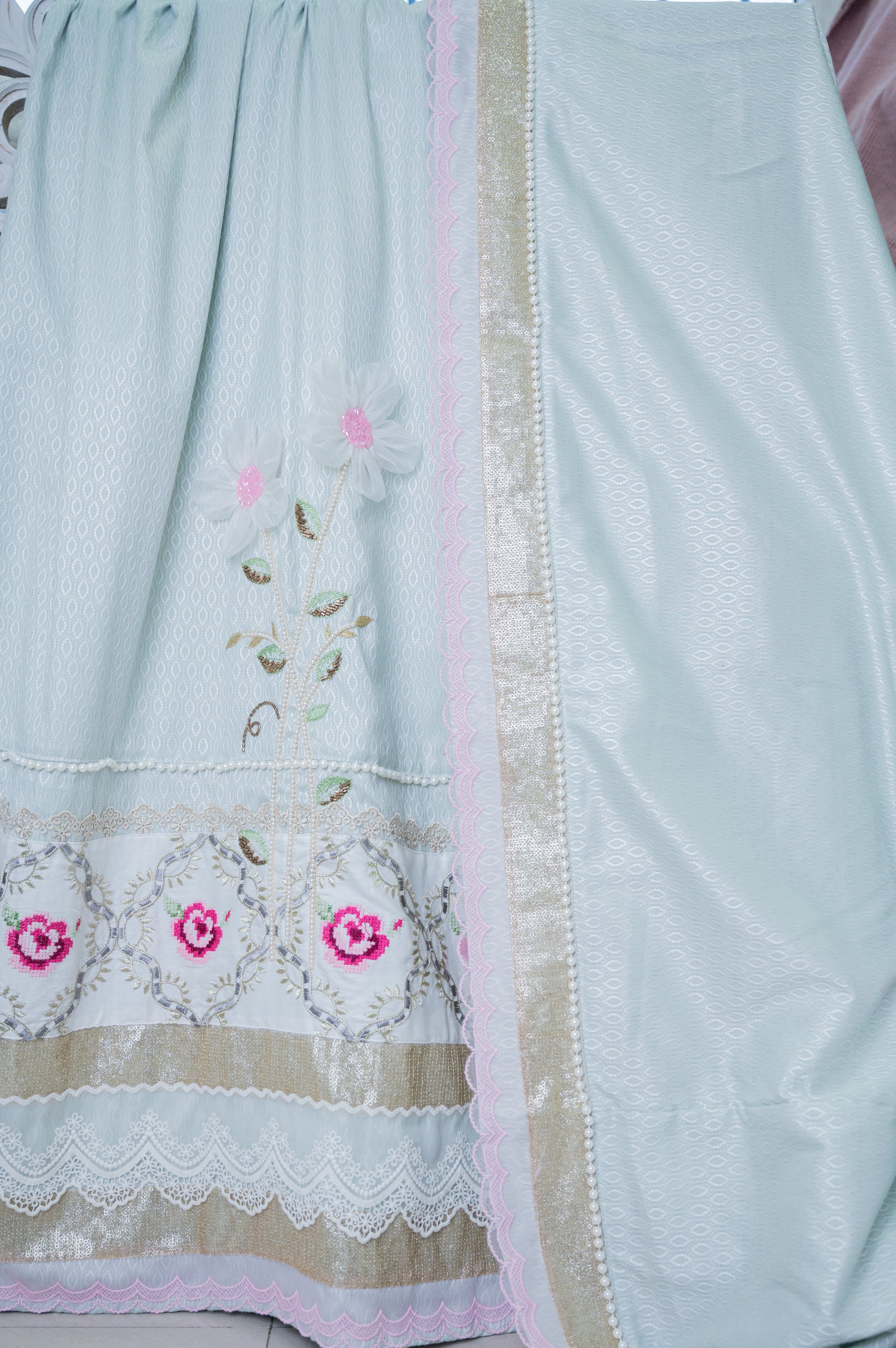 The Ethereal Pearl Blossom Rida